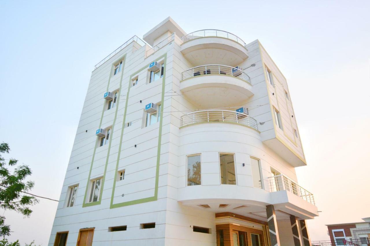 Oyo 40699 Grand Sokhi Hotel Tarn Taran Exterior foto